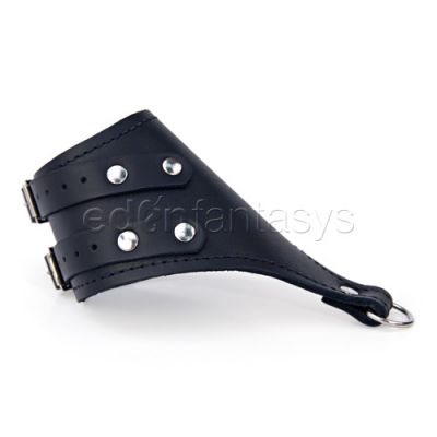 Single pull ball stretcher