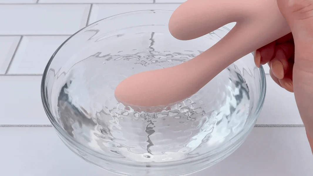 Silicone Rechargeable Dual-Action Vibrator — image 8 of 12