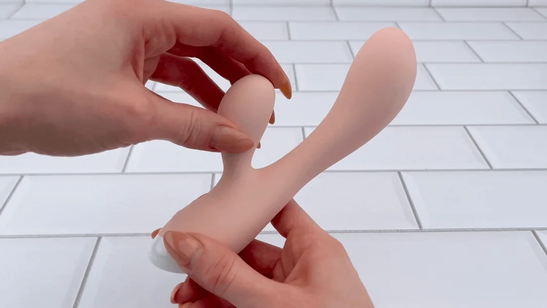 Silicone Rechargeable Dual-Action Vibrator — image 10 of 12