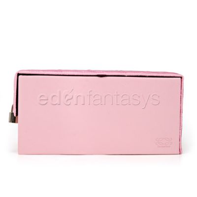 Devine toy box pink hearts