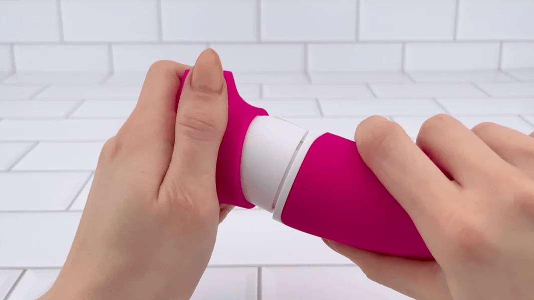 Dual-Ended Premium Clit Sucker & G-Spot Vibrator — image 9 of 13