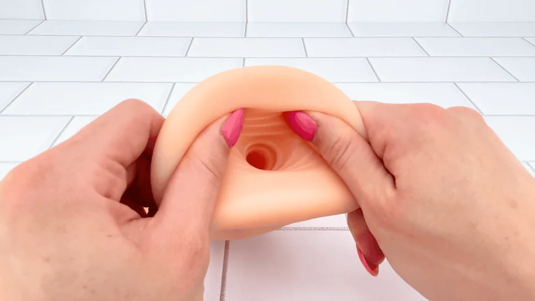 Textured Stroking Sleeve - Powerful Sucking Sensations! — image 11 of 14