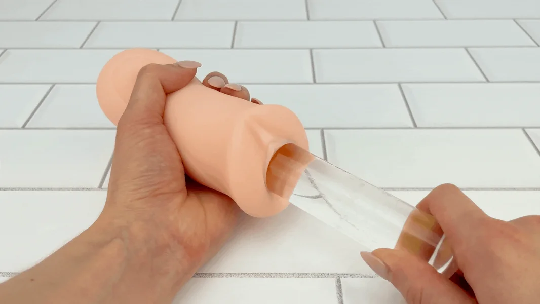 Realstic Handheld Stroker — image 14 of 21