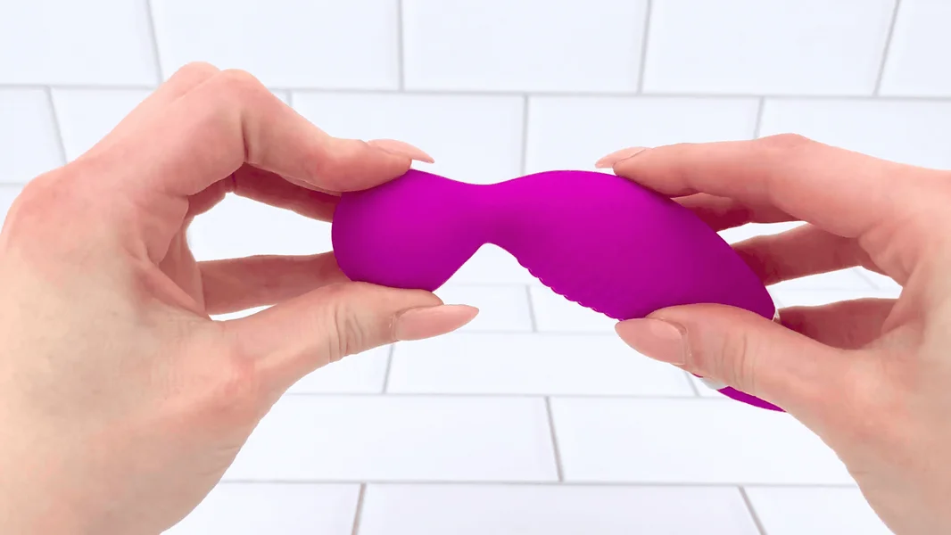 Duo Tease Clit Sucker & Vibrator — image 25 of 25