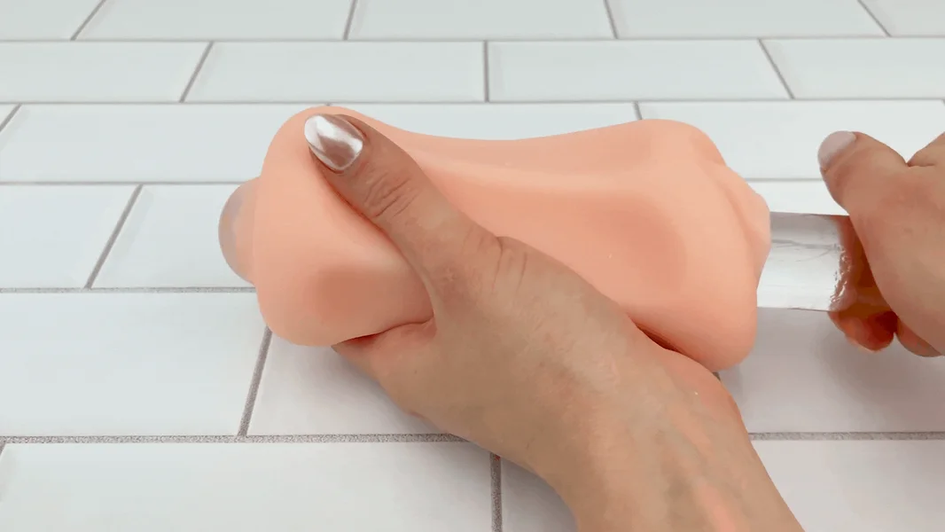 Easy Grip Masturbator — image 17 of 21