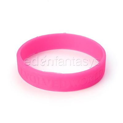 Male attractant pheromone bracelet