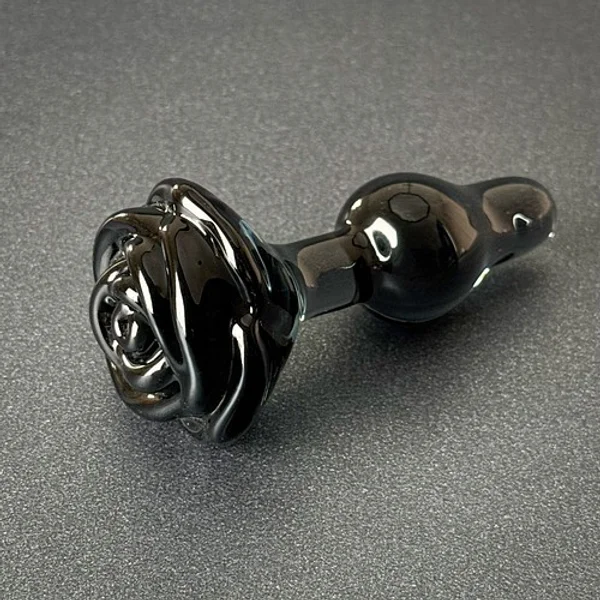 Black rose — image 9 of 16