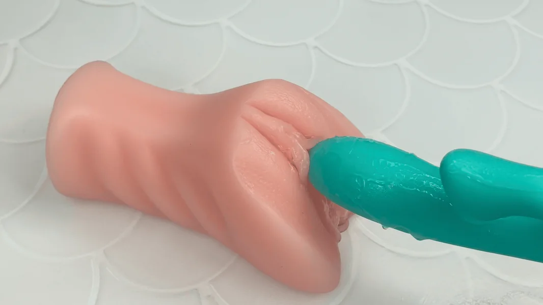 Luxury Dual-Action Silicone Clit & G-Spot Massager — image 16 of 22