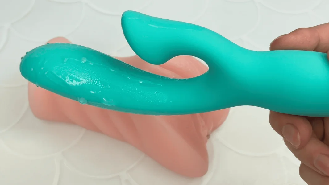 Luxury Dual-Action Silicone Clit & G-Spot Massager — image 14 of 22