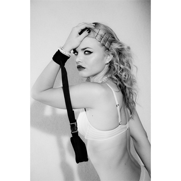 Sex & Mischief Adjustable Handcuffs