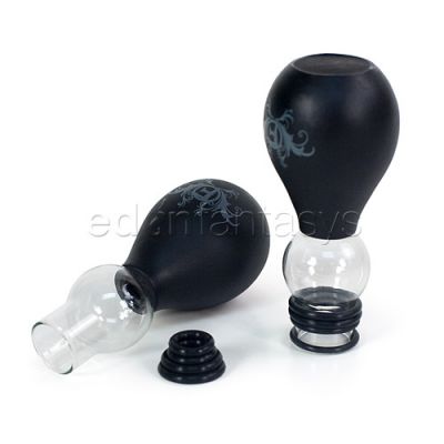 Fashionistas nipple suckers