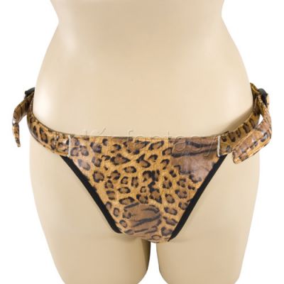 Jel Lee realistic snap and lock strap on