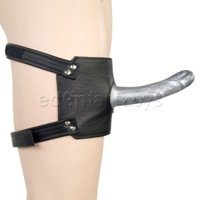 Buckling thigh harness