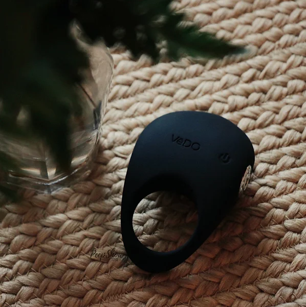 Vedo Roq Rechargeable Vibrating Silicone Cock Ring — image 15 of 20